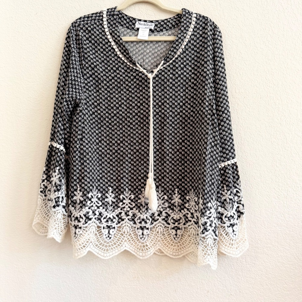 NorthStyle Womens Large Boho Peasant Blouse Black White Lace Trim Bell Sleeve L